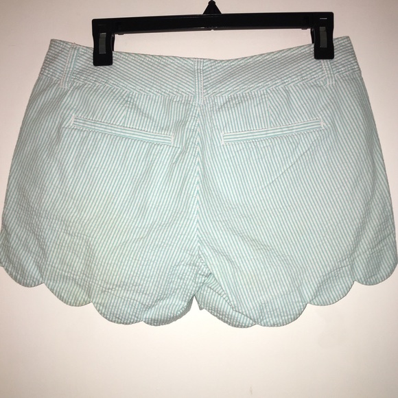 Lilly Pulitzer Seersucker Scalloped Shorts Size 4 - Picture 3 of 4